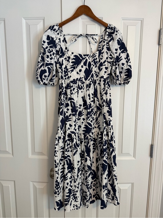 Willow Dresses & Skirts - Willow Blue and White Midi Dress Size Small Puff Sleeves